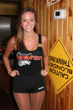 Superfructose:  The Hottest Hooters Girls … Follow For More —&Amp;Gt; Http://Superfructose.tumblr.com