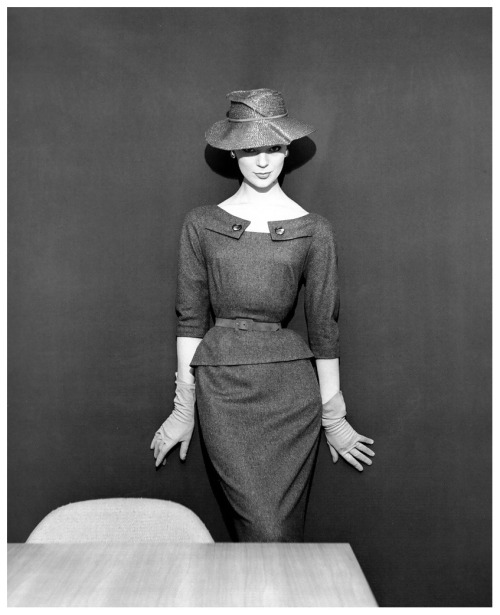 robert-hadley: Ivy Nicholson wearing a grey two-piece dress and straw hat by Pierre Clarence, Paris 