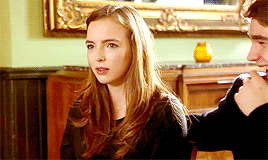 jodiecomernews:@ComerJodie: when the waiter serves you breakfast and you say “Love