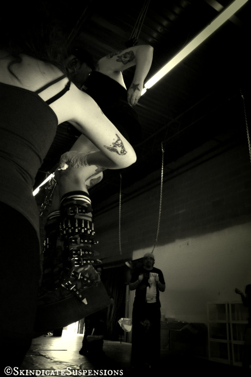 sein-katzchen:  the 3rd and final position in my transfer suspension on May 25th, 2014 with skindicatesuspensions what you see here is after my knees were cut down, I became lightheaded so I sat for a few minutes, got something to drink, another glucose