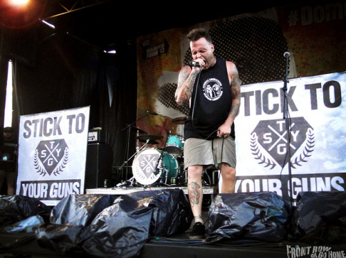 moshmallow:  Stick to Your Guns by FrontRowOrGoHome on Flickr. 