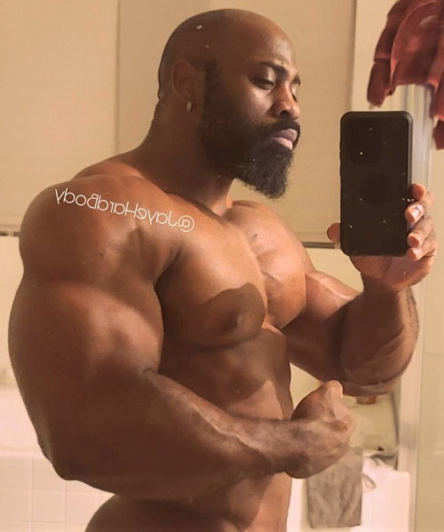 musclelover8:  baldmuscles:  Please repost and follow: https://baldmuscles.tumblr.com/ 🖤 9000+ pictures   Total POWERHOUSE of PURE BBM
