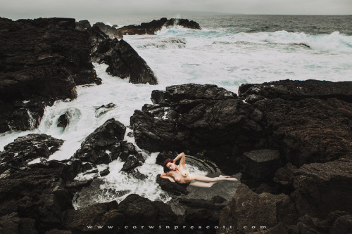 Take me back to Hawaii… corwinprescott: “Under the Silver Ocean”Coriwn Prescott - Vaunt - Se