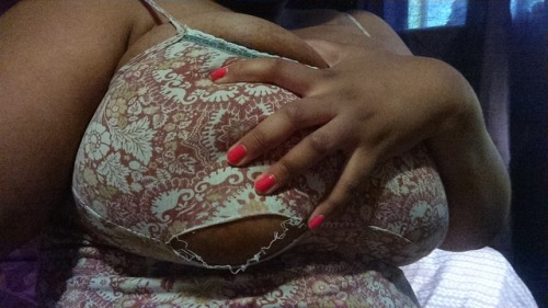guwub:This top was way too smol and ripped a bit. So I ended up making a new boob window
