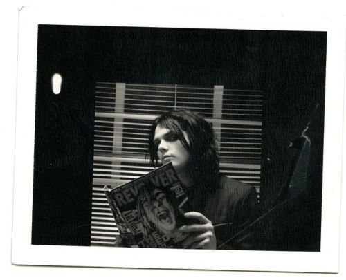 xcaffeinebulletsx: Gerard Way for Revolver magazine, NYC 2004. Credits to photographer Justin Boruck