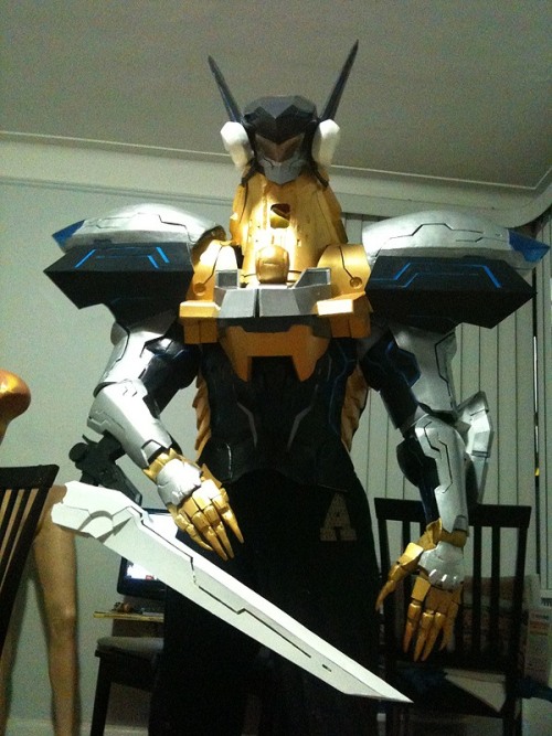 I apologize for the extremely slow progress of Jehuty upper torso fitting test with no LEDs yet&hel