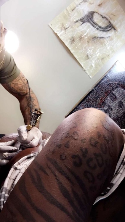 insecure-beautyy:  So I got new tattoos today.