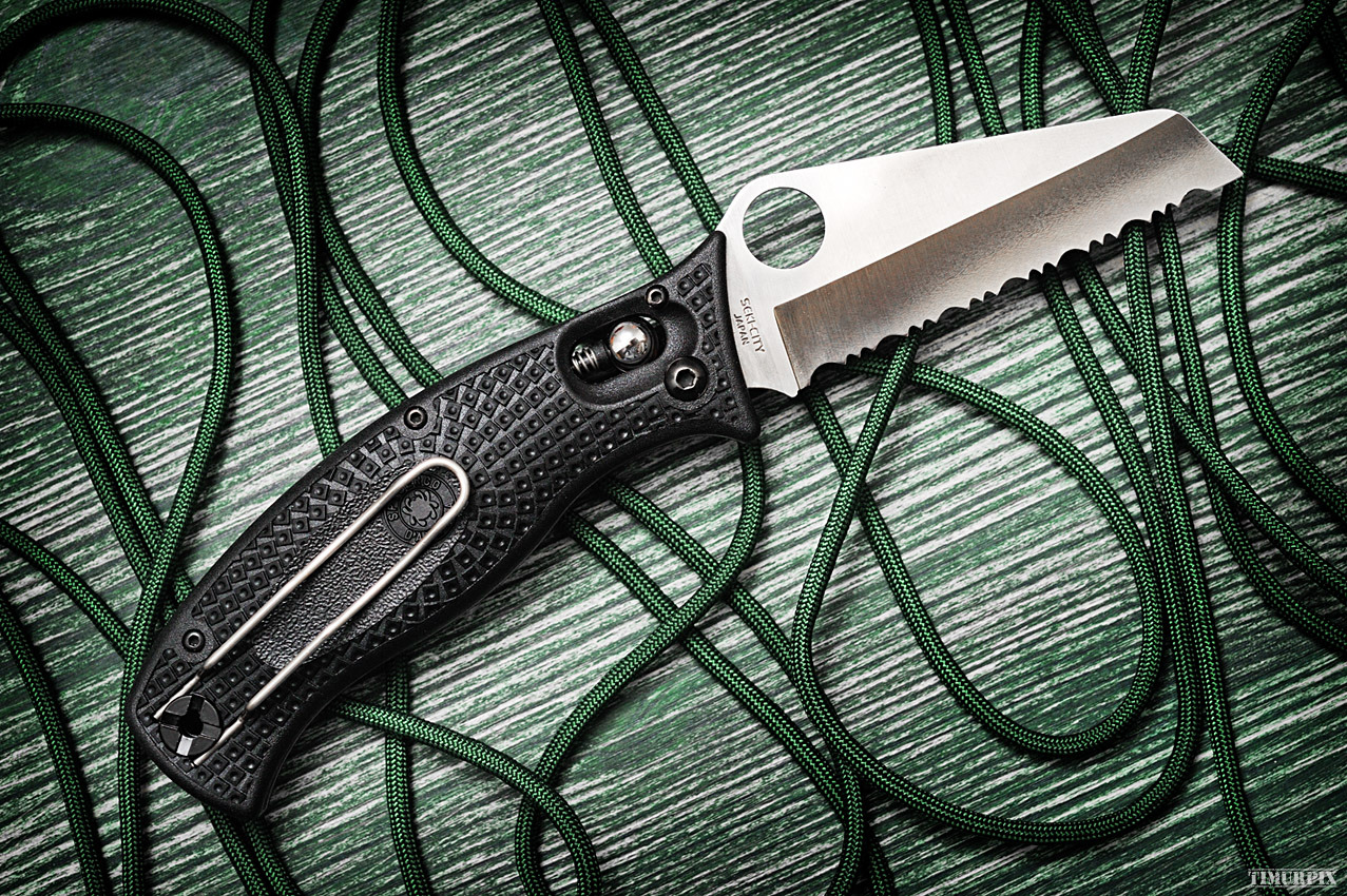 everyday-cutlery:  Spyderco D’Allara. photo by Timurpix