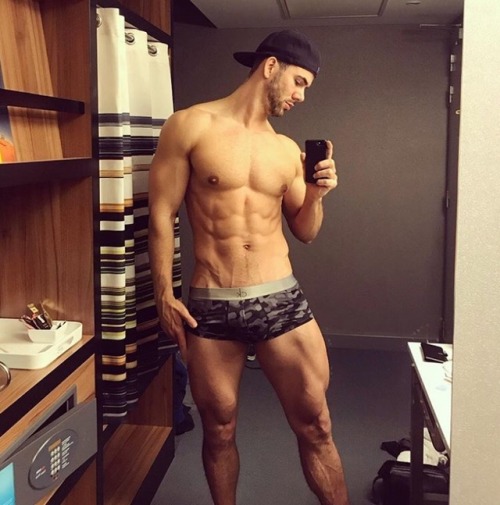 jon07: More @ jon07.tumblr.com