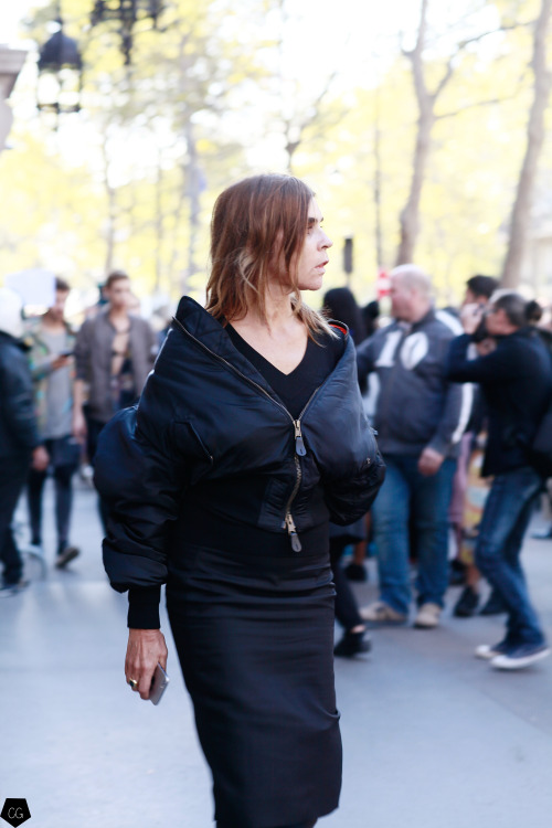 thetrendytale: cgstreetstyle: Carine Roitfeld by Claire Guillon - CGstreetstyle MORE FASHION AND STR