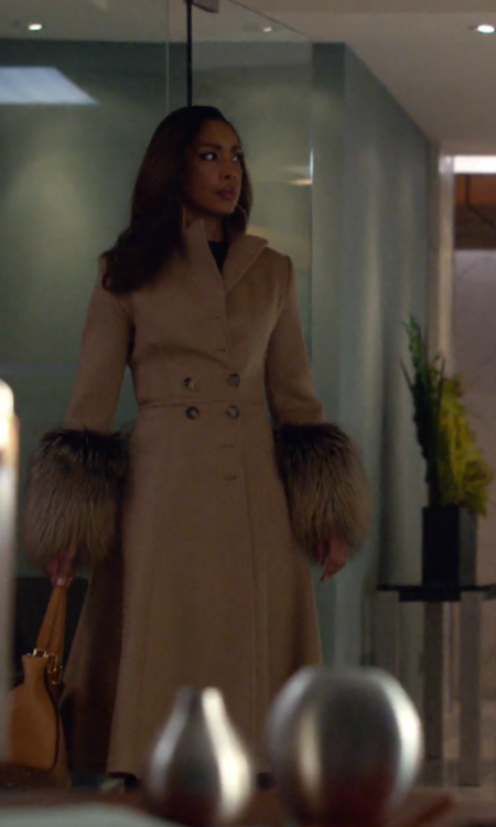Hi my new religion is Jessica Pearson&rsquo;s coat in this week&rsquo;s episode of Suits. I shall be