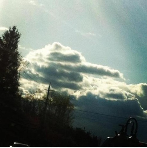 vua2:  did the sky just flip me off