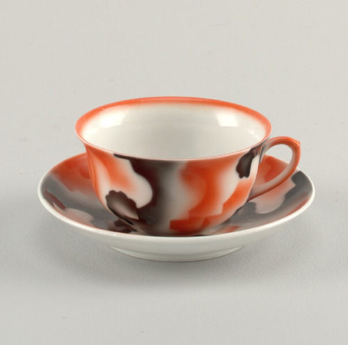 Cup &amp; Saucer, bowl and creamer, 1930. Glazed proto-porcelain. Made by Kahla, Germany. Via Cooper