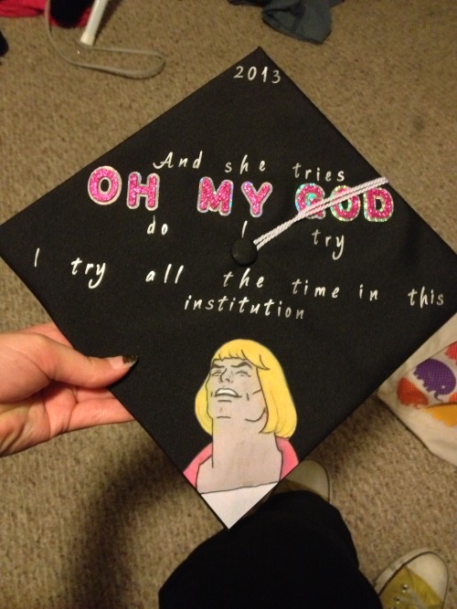 clotpole-prince-arthur:Anne and I just decorated our graduation caps and I’m so pleased with mine.