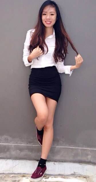 onlysghere:  Fan sub of girl with long smooth legs!  Thanks for sharing! ^^