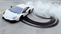 crash–test:   	Lamborghini Aventador