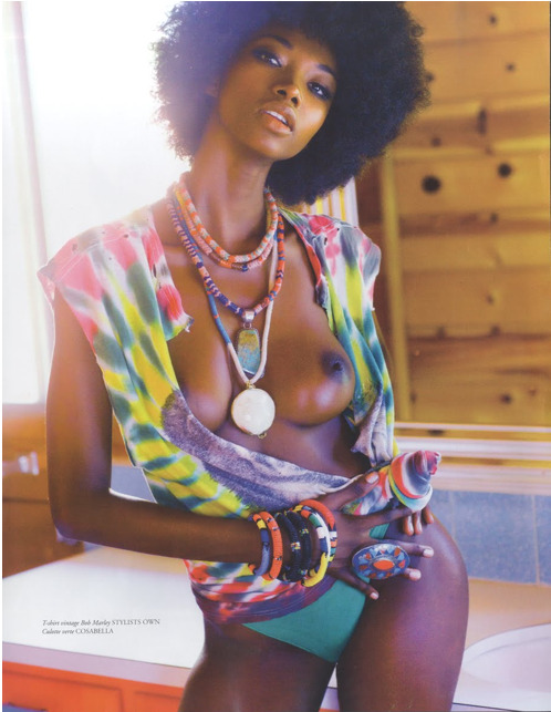 blackpussieson:  Perfect Ebony Body or Not? here 