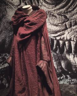 poisonappleprintshop:  Melisandre’s costume.