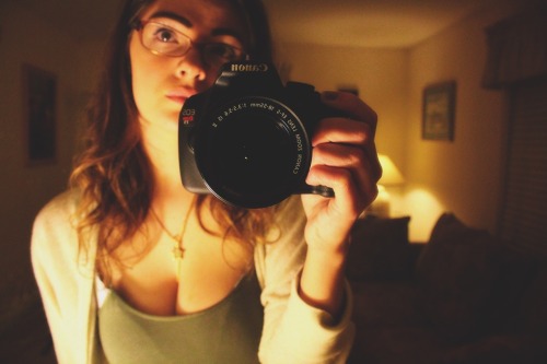 kim–brulee:  Just a girl & her (new) camera.