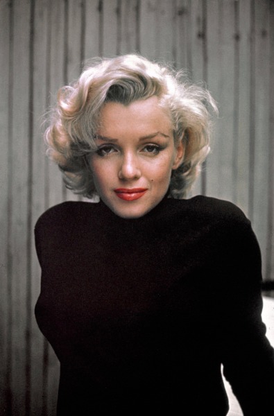 weirdlandtv:Marilyn Monroe photographed by Alfred Eisenstaedt in 1953.(I’ve featured alternates from this session before.)