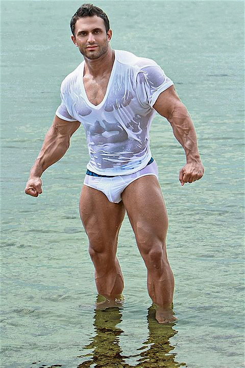 HOT GUYS ON THE BEACH