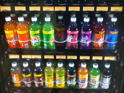 worthlessailurophile:cutie-arlert:maplecreamlover:Anyone wanna slam a Faygo with me?someone took a t