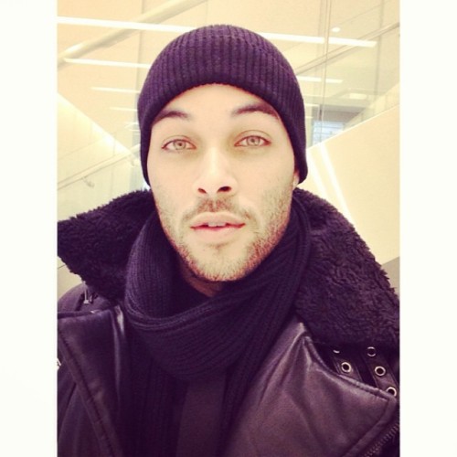 donbenjamin:  Good morning. Bundled up in this cold.  Dnt make no since to be this fine!