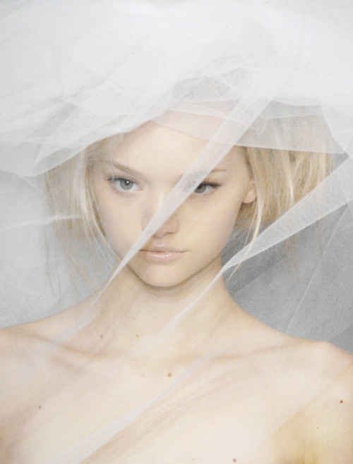 lamorbidezza:Gemma Ward at Givenchy Haute Couture Spring 2004