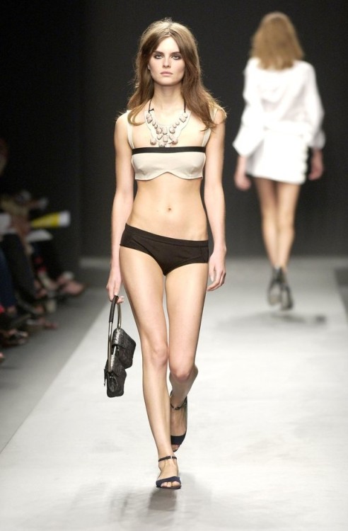 Prada Spring/Summer 2003 | Anouck Lepere #Prada#SS03#2003#SPRING 2003#bikini#mfw #milan fashion week #Anouck Lepere#belgian model#sporty#fashion#runway#Model