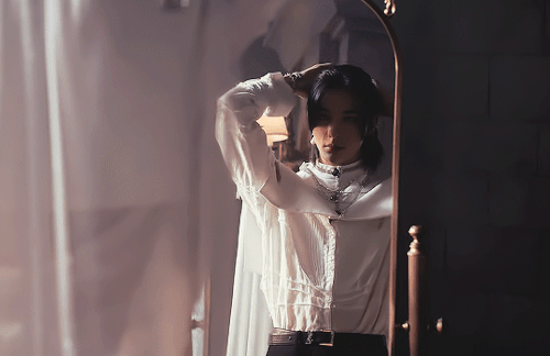 I Love To Watch The Castles Burn. HYUNJIN | Play With Fire