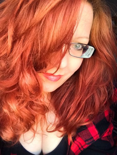 Red waves by DaynaLuvsToRock 