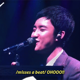baekhyuntella:  Kyungsoo hyping himself up after he misses a beat during his solo stage. →The EℓyXiO