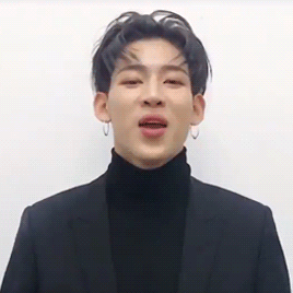 sunkissed-kpop:softbams:so handsome~