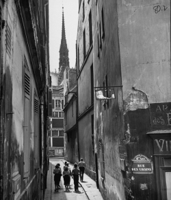 vintageeveryday:Under the spires of Notre