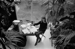 isabelcostasixties:Françoise Hardy in her house in Paris: sitting in front of horoscopes. May 1977. (Photo by Jack Garofalo / Paris Match)
