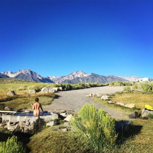 soakingspirit:  tahoepinupMorning coffee in the hot springs. 🙈📷 @dsschaad #rvlife #itasca #easternsierra #hotsprings #rvlifestyle #lifeisgood #california #nakedadventures