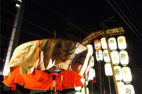 宵山からの帰還右を見ても左を見ても前を見ても後ろをみてもお祭り一昨日見た船鉾も豪華絢爛になってきてびっくり