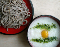 tofuist:  つけとろ蕎麦【材料】蕎麦…1人前／山芋…80g／うずら卵…1個／そばつゆ…適量／青海苔､またはもみ海苔…適量【作り方】