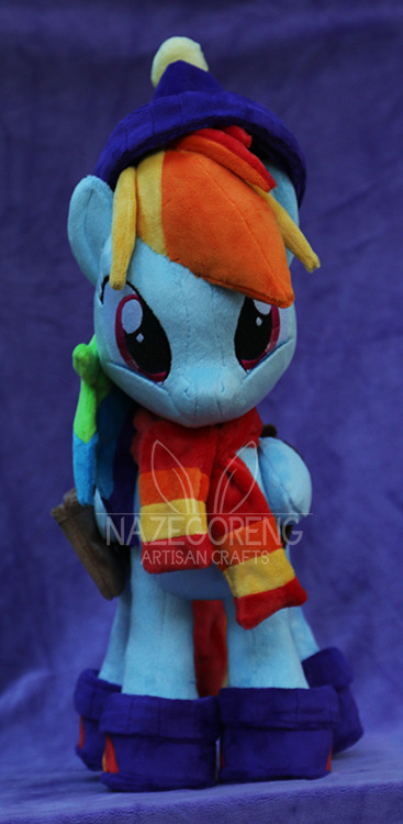 dimensions-of-roosevelt-v:  nazegoreng:  nazegoreng:  Dashie is all wrapped up for