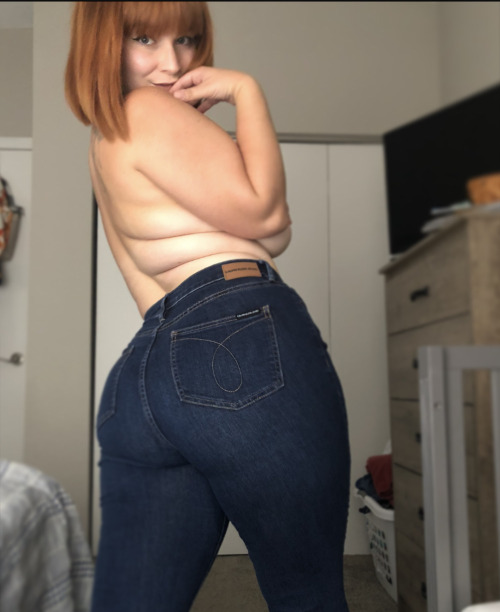 jillibean90:Baby got back!  porn pictures