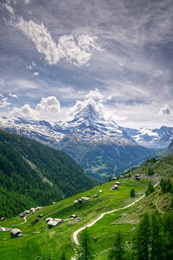 vurtual:  Matterhorn #4 - Zermatt, Switzerland (by nipomen2) 