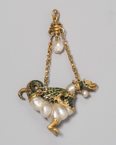 aic-armor:  Pendant Shaped as a Dragon, 1570, Art Institute of Chicago: Arms, Armor, Medieval, and RenaissanceGift of Marilynn B. AlsdorfSize: 7.8 × 4.7 cm (3 1/16 × 1 7/8 in.)Medium: Gold, enamel, and baroque pearlshttps://www.artic.edu/artworks/119270/