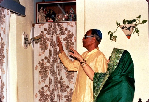 myjewishaesthetic: Havdalah. Pune, India, 1986