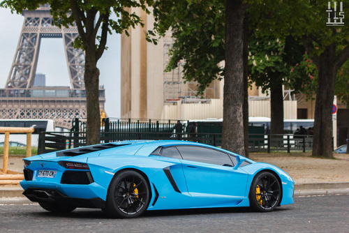 2secondclub:  Blu Cepheus. by Theo-Supercars on Flickr. 