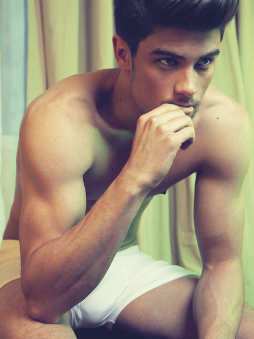 https://male-dreams-blog.tumblr.com/post/118029997015