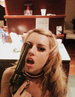 laurathegerm:“My loveâ€™s a revolver