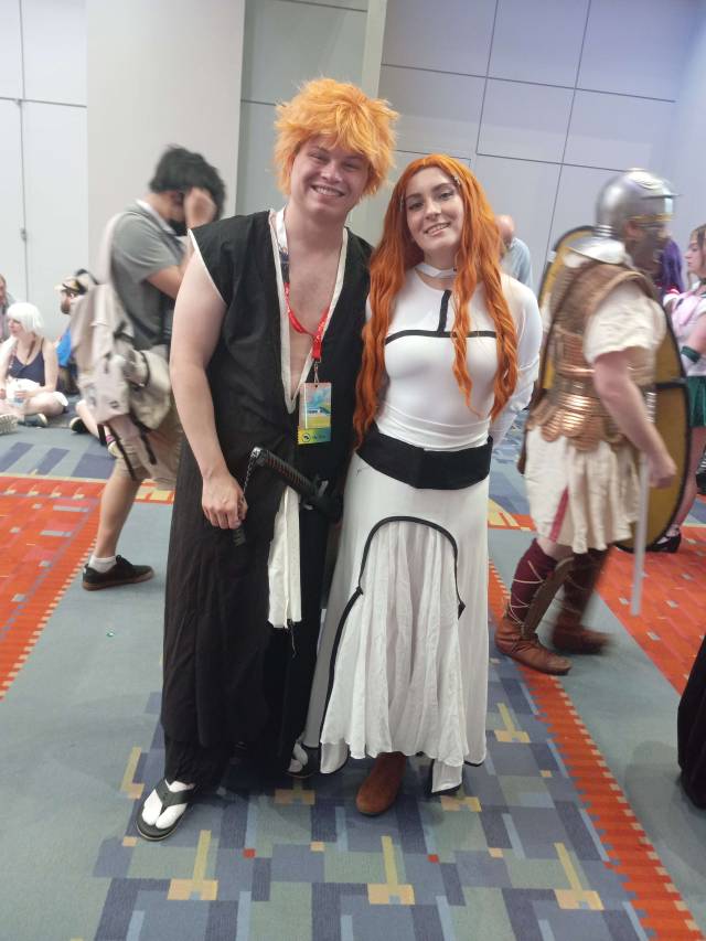 I went to Otakon and had a blast! Sad I could only go on Friday, but look at all these badass Bleach cosplaysss