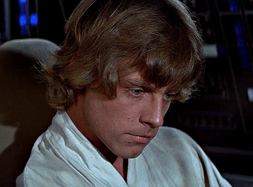 twillight:mark hamill as luke skywalker in star wars episode iv: a new hope (1977) dir. george lucas