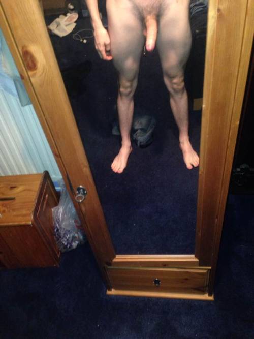 nakedguysfromkik:  Im in love again :)