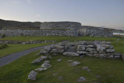 on-misty-mountains: Clickimin Broch, near Lerwick, Shetland This is a well-preserved Iron Age style 